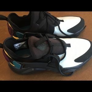 Nike Air Huarache City Sneaker